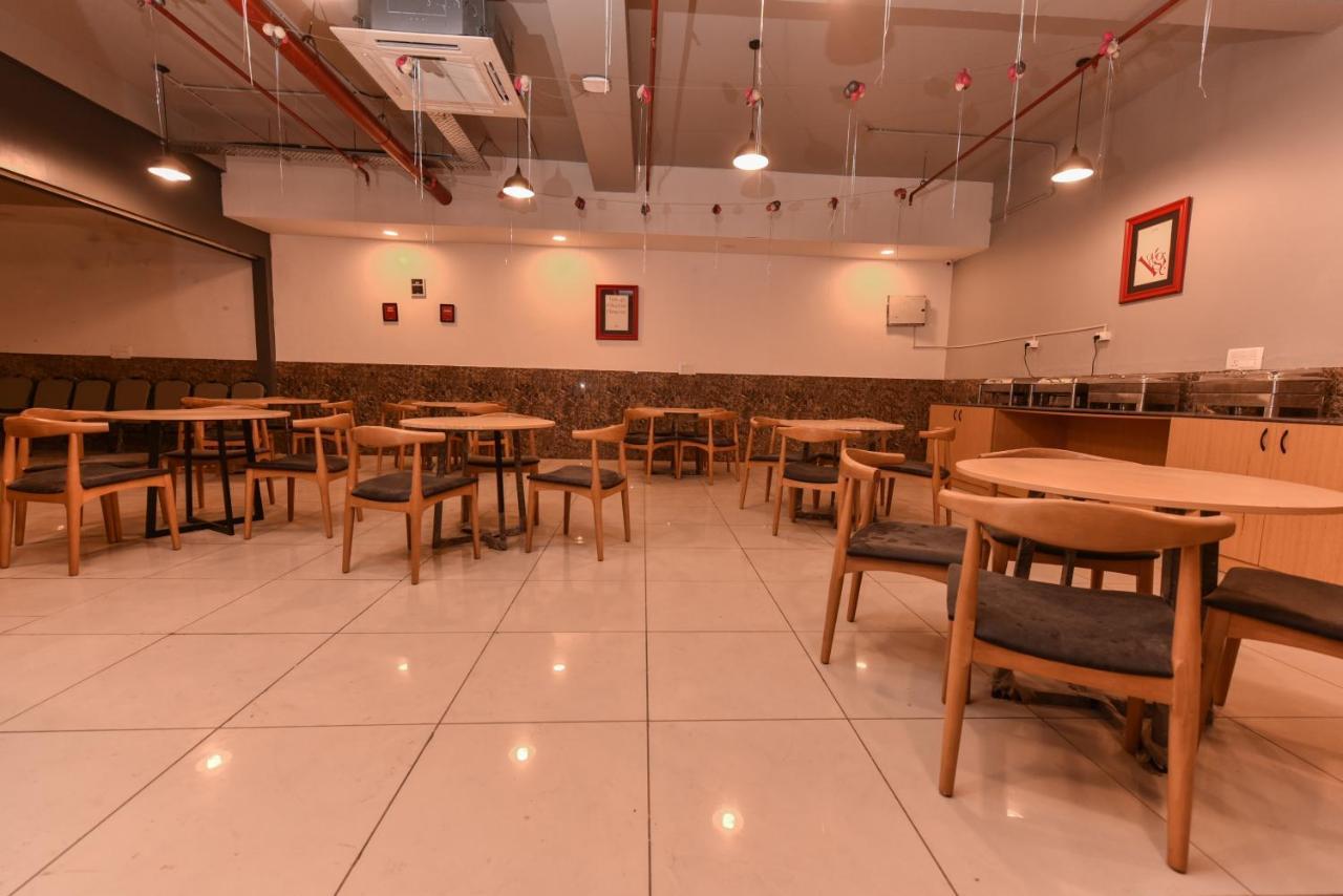 Hotel Red Saffron Neu-Delhi Exterior foto