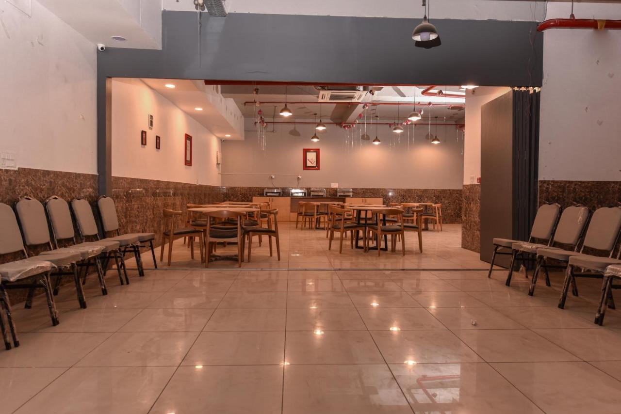 Hotel Red Saffron Neu-Delhi Exterior foto